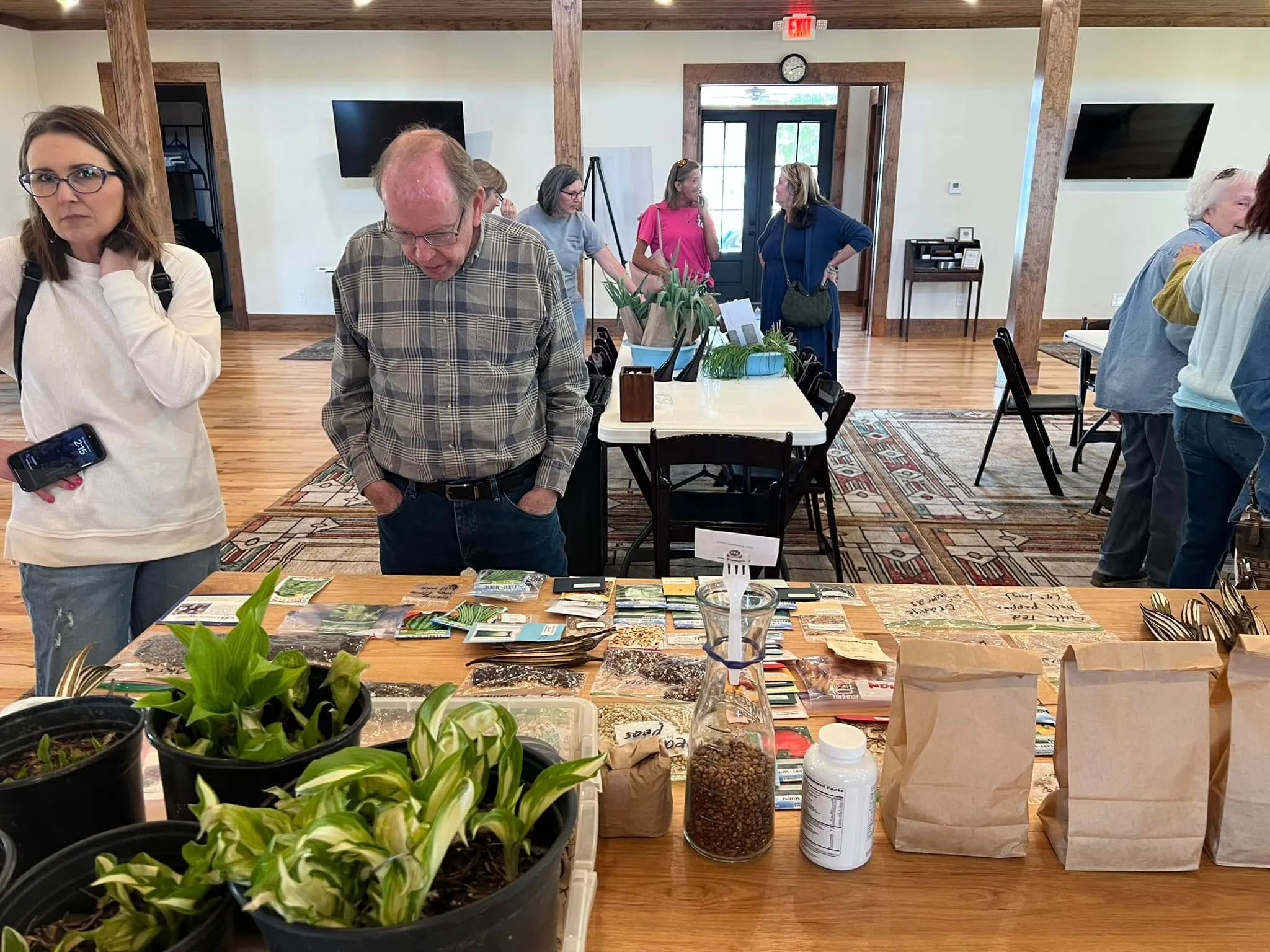 Neighbors browsing the plant and seed tables